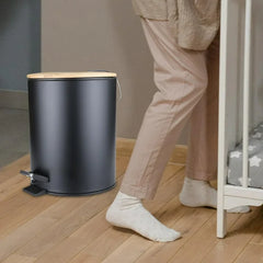 Mini Bathroom Trash Can with Bamboo Lid , Round Step Garbage Container 5L White And Black